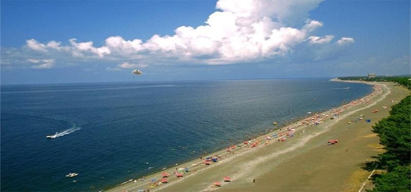Hotel Guga Kobuleti Extérieur photo