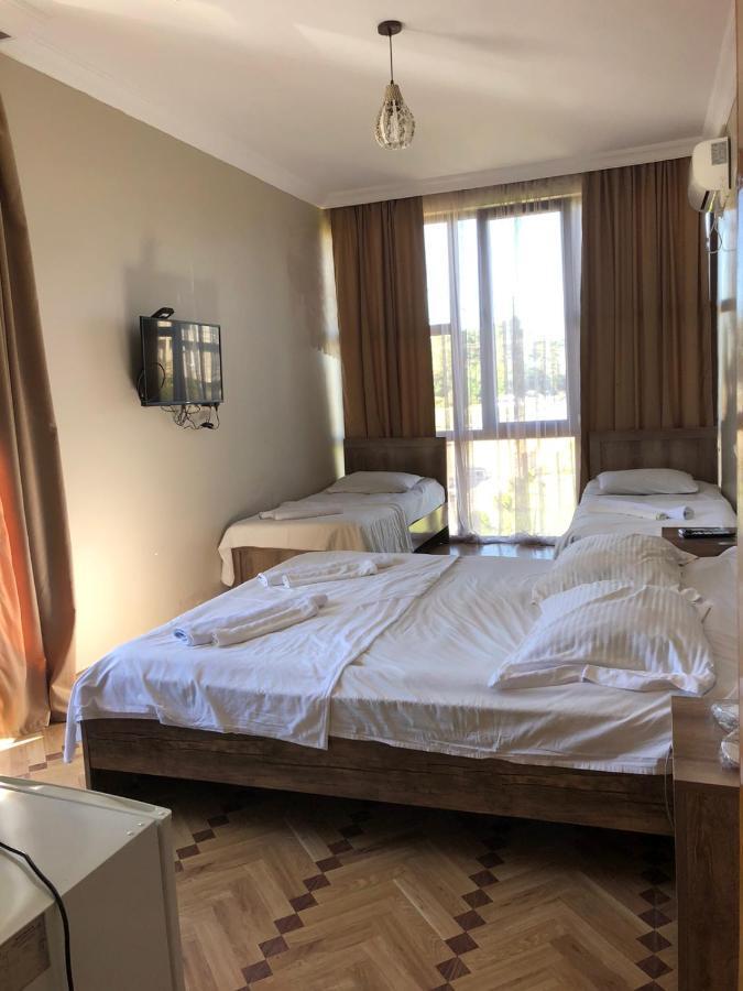 Hotel Guga Kobuleti Extérieur photo