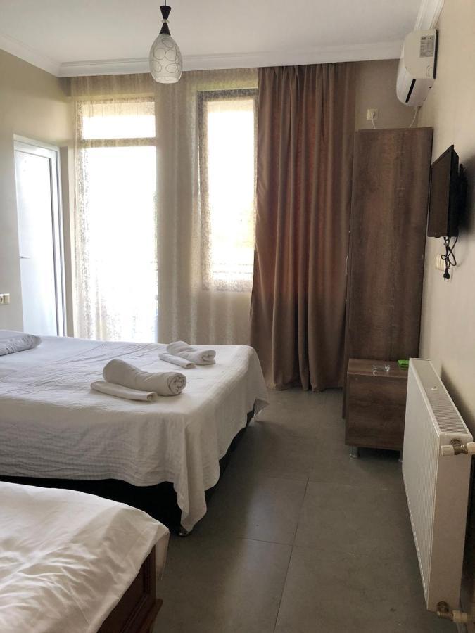 Hotel Guga Kobuleti Extérieur photo