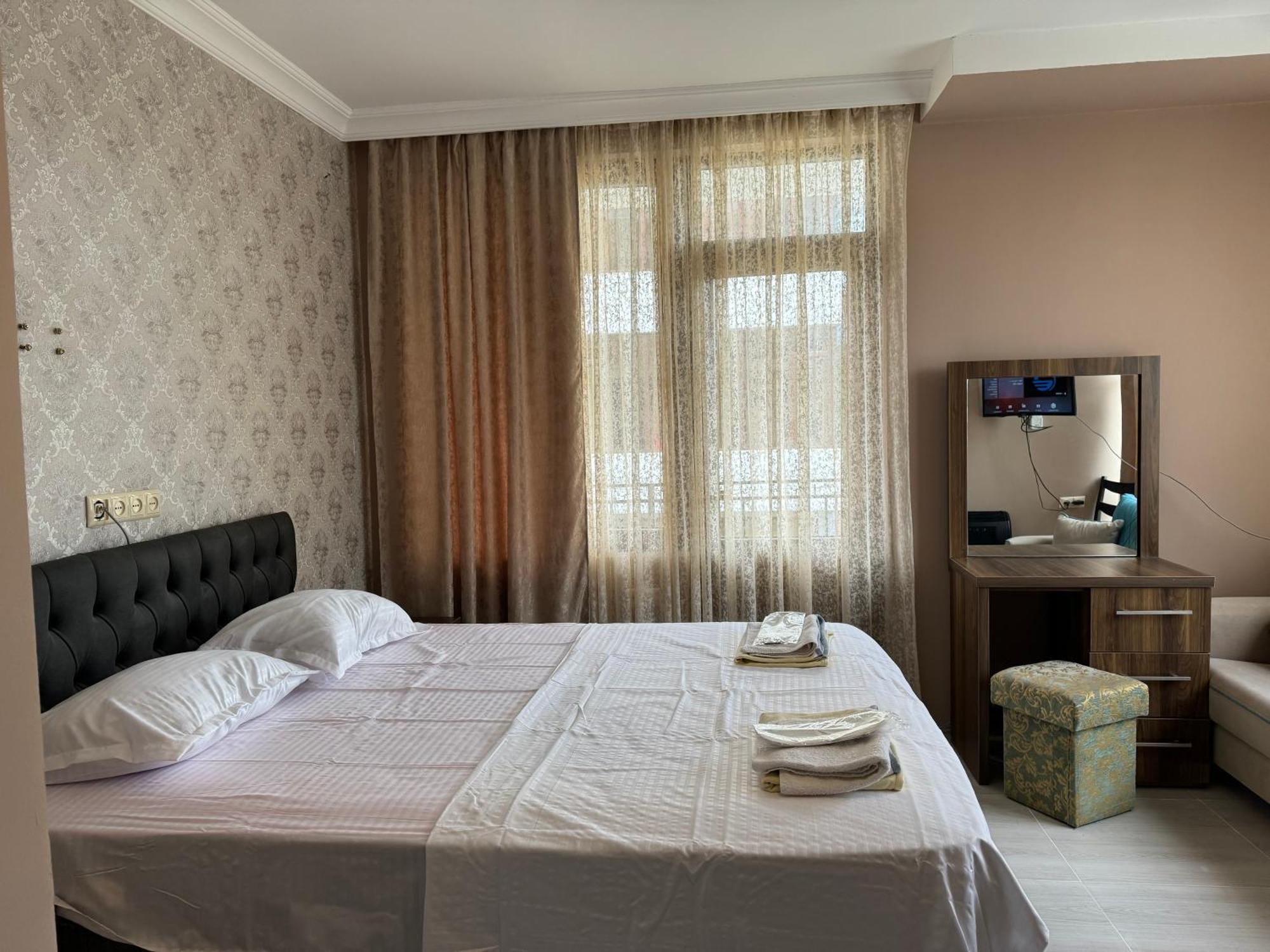 Hotel Guga Kobuleti Extérieur photo